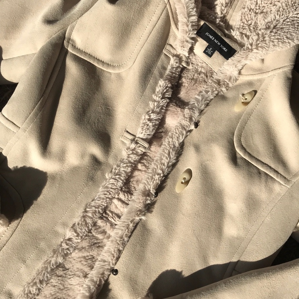 JONES NEW YORK FAUX FUR/FAUX SUEDE COAT - Picture 2 of 3